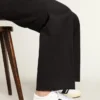 Zapatillas sostenibles Yatay Modelo 1B con parte superior blanca de origen biológico y Y negra