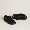 Zapatillas sostenibles Yatay Modelo 1B con parte superior de origen biológico y Y negra