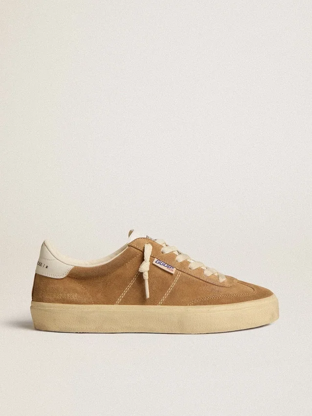 Zapatillas Soul Star para mujer en ante color camel con lengüeta y talonera de piel blanca