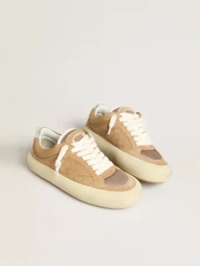 Zapatillas Space-Star Cube para mujer en ante color tabaco con estrella perforada