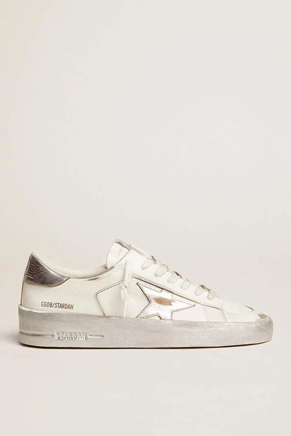 Zapatillas Stardan con estrella de piel metalizada plateada y lengüeta en el talón