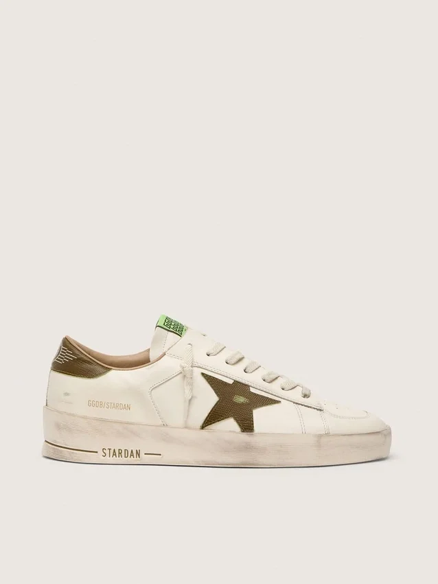 Zapatillas Stardan para hombre en piel blanca con estrella y lengüeta en el talón de piel con estampado de serpiente en verde militar