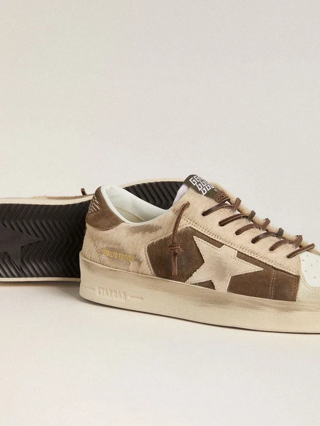 Zapatillas Stardan para mujer en ante verde militar y piel de potro beige con estrella de ante beige
