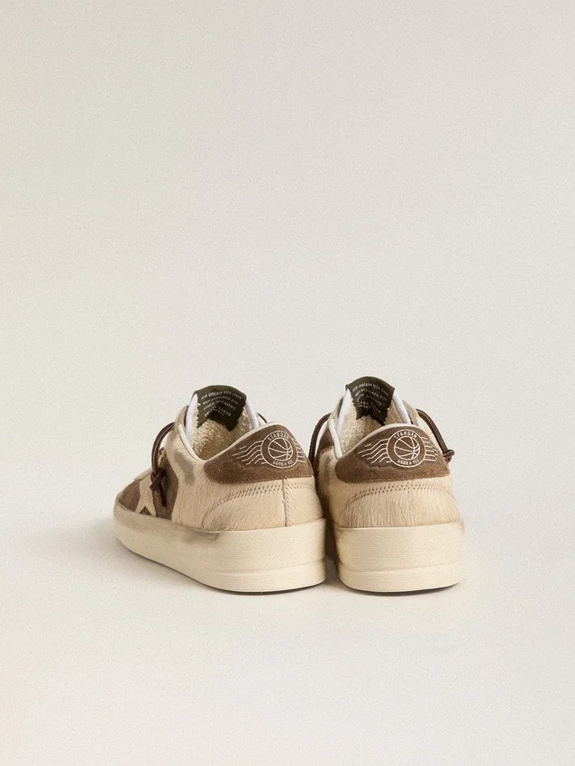 Zapatillas Stardan para mujer en ante verde militar y piel de potro beige con estrella de ante beige