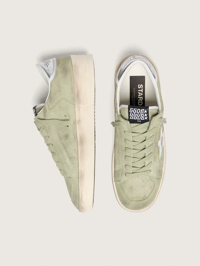 Zapatillas Stardan para mujer en ante verde salvia con estrella plateada metalizada