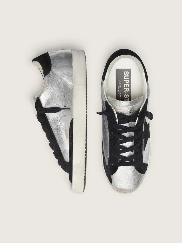 Zapatillas Super-Star para mujer en piel plateada con inserciones en contraste