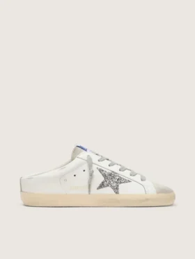 Zapatillas Super-Star Sabot con una estrella de purpurina platino y lengüeta de ante