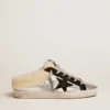 Zapatillas Super-Star Sabot para mujer en piel laminada plateada con estrella negra