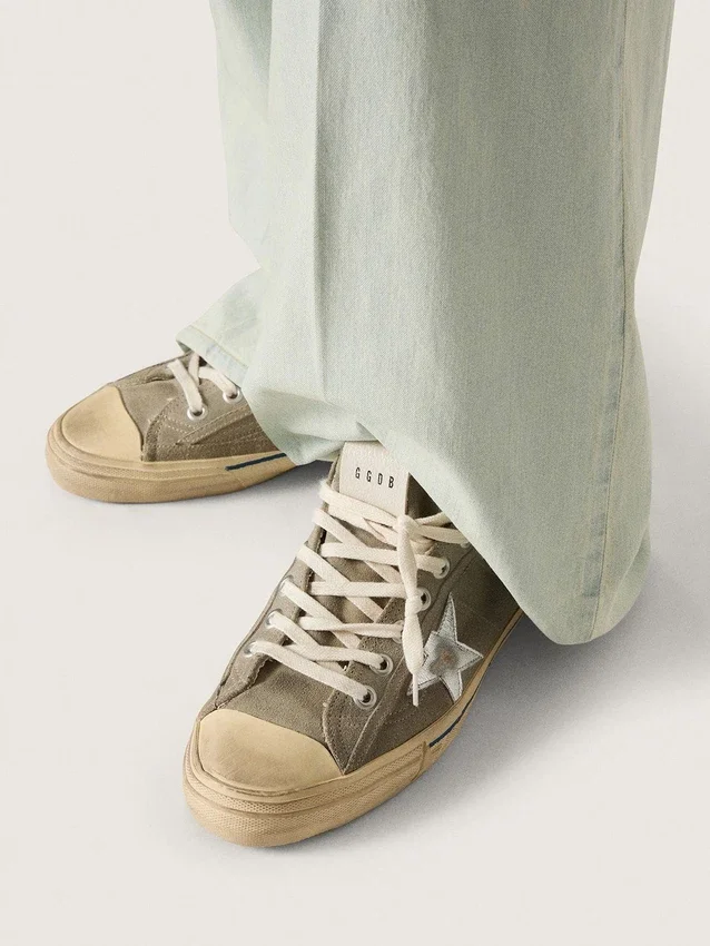 Zapatillas V-Star para hombre en ante gris paloma con estrella de piel metalizada plateada