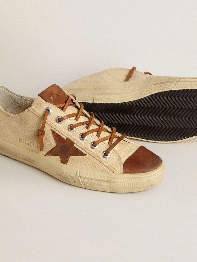 Zapatillas V-Star para hombre en lona color crema con estrella de piel color tabaco