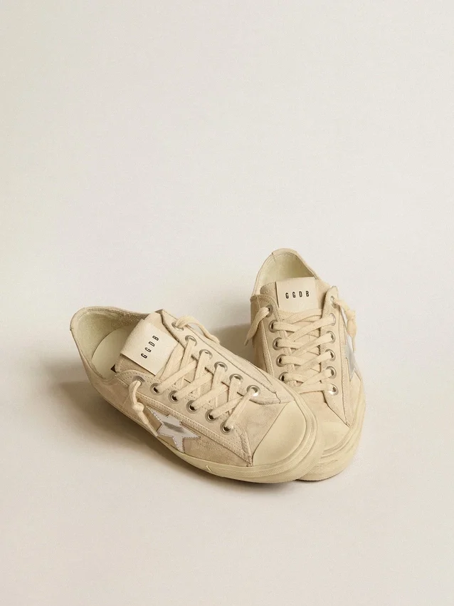 Zapatillas V-Star para mujer en ante color perla con estrella de piel metalizada plateada