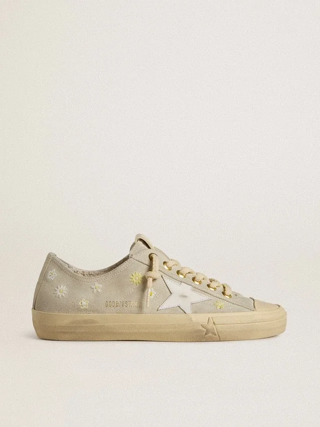Zapatillas V-Star para mujer en ante gris hielo con estrella de piel blanca y bordado floral