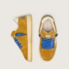 Zapatillas «Young Ball Star» en ante ocre con estrella y lengüeta en el talón de piel blanca brillante