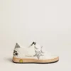Zapatillas «Young Ball Star» en napa con estrella plateada brillante y lengüeta en el talón