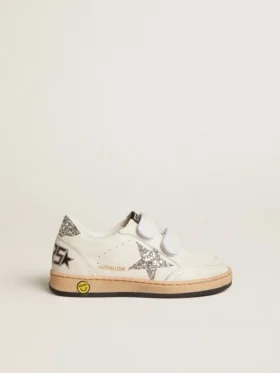 Zapatillas «Young Ball Star» en napa con estrella plateada brillante y lengüeta en el talón