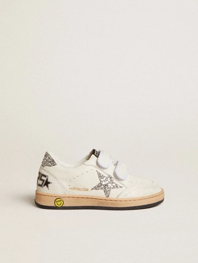 Zapatillas «Young Ball Star» en napa con estrella plateada brillante y lengüeta en el talón