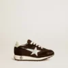 Zapatillas Young Marathon de nailon negro con estrella estampada y lengüeta de cuero en el talón