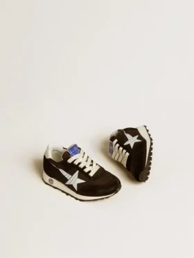 Zapatillas Young Marathon de nailon negro con estrella estampada y lengüeta de cuero en el talón