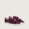 Zapatillas «Young Old School» en color burdeos brillante con estrella de ante burdeos y lengüeta en el talón
