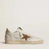 Zapatos Ball Star para mujer en napa blanca y malla, con estrella de nubuck color tabaco y lengüeta del tacón en color beige