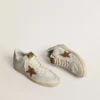 Zapatos Ball Star para mujer en napa blanca y malla, con estrella de nubuck color tabaco y lengüeta del tacón en color beige