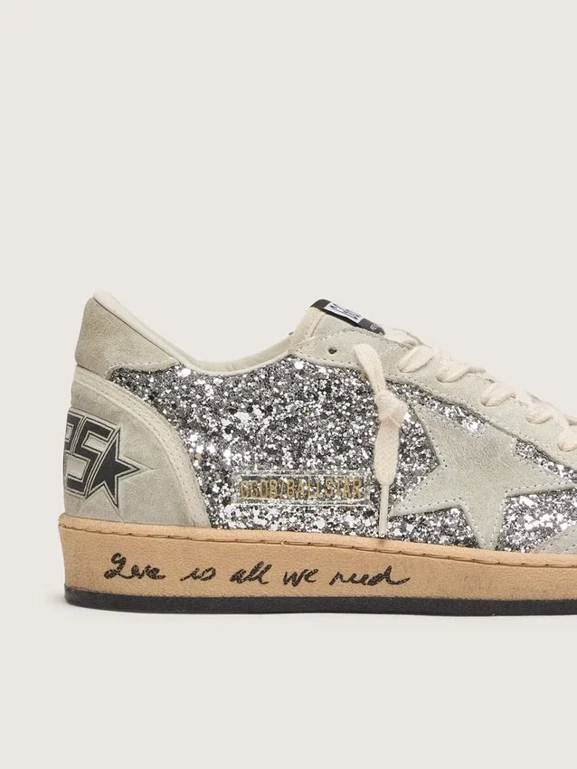 Zapatos de mujer «Ball Star» en purpurina plateada con inserciones de ante gris hielo