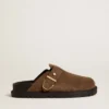 Zapatos Lucy para mujer en ante gris paloma con hebilla metálica dorada