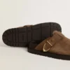Zapatos Lucy para mujer en ante gris paloma con hebilla metálica dorada