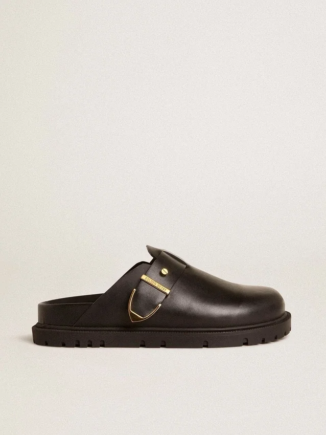 Zapatos Lucy para mujer en piel negra brillante con hebilla metálica dorada