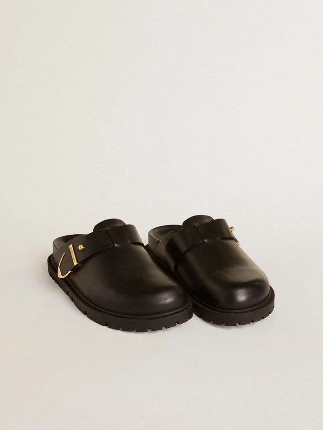 Zapatos Lucy para mujer en piel negra brillante con hebilla metálica dorada