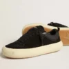 Zapatos Space-Star Cube para mujer en ante negro con estrella perforada