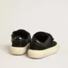 Zapatos Space-Star Cube para mujer en ante negro con estrella perforada