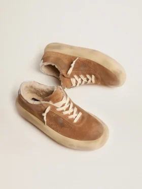 Zapatos Space-Star para mujer en ante color tabaco con forro de piel de oveja