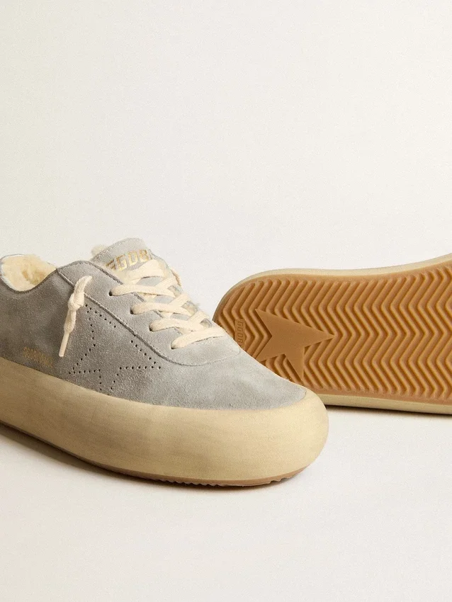 Zapatos Space-Star para mujer en ante gris hielo con forro de piel de oveja