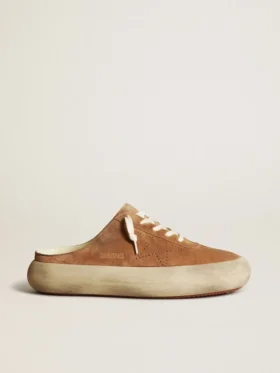 Zapatos tipo sabot Space-Star para hombre en ante color tabaco con estrella perforada