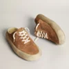 Zapatos tipo sabot Space-Star para hombre en ante color tabaco con estrella perforada