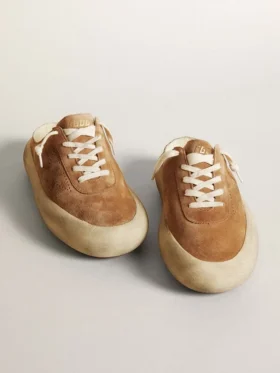 Zapatos tipo sabot Space-Star para mujer en ante color tabaco con estrella perforada