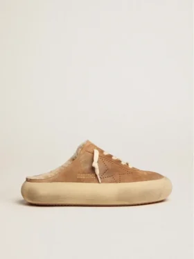 Zapatos tipo sabot Space-Star para mujer en ante color tabaco con forro de piel de oveja