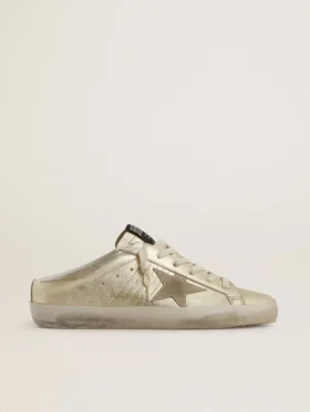 Zapatos tipo sabot «Super-Star» en piel con acabado platino y estrella de ante beige