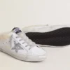 Zapatos tipo Super-Star Sabot de piel blanca con forro de piel de oveja y estrella plateada