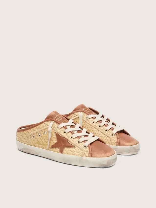 Zapatos tipo Super-Star Sabot para mujer en rafia con estrella rojo ladrillo