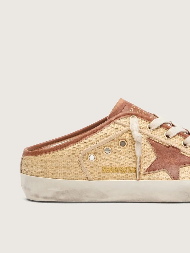 Zapatos tipo Super-Star Sabot para mujer en rafia con estrella rojo ladrillo